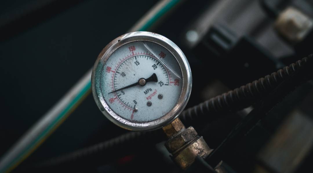 Cómo elegir el manómetro adecuado según tu proceso industrial