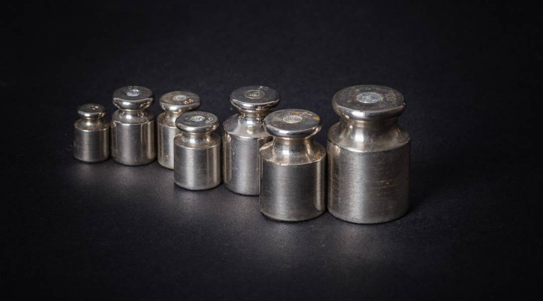 Errores al manipular masas patrón que afectan su certificación